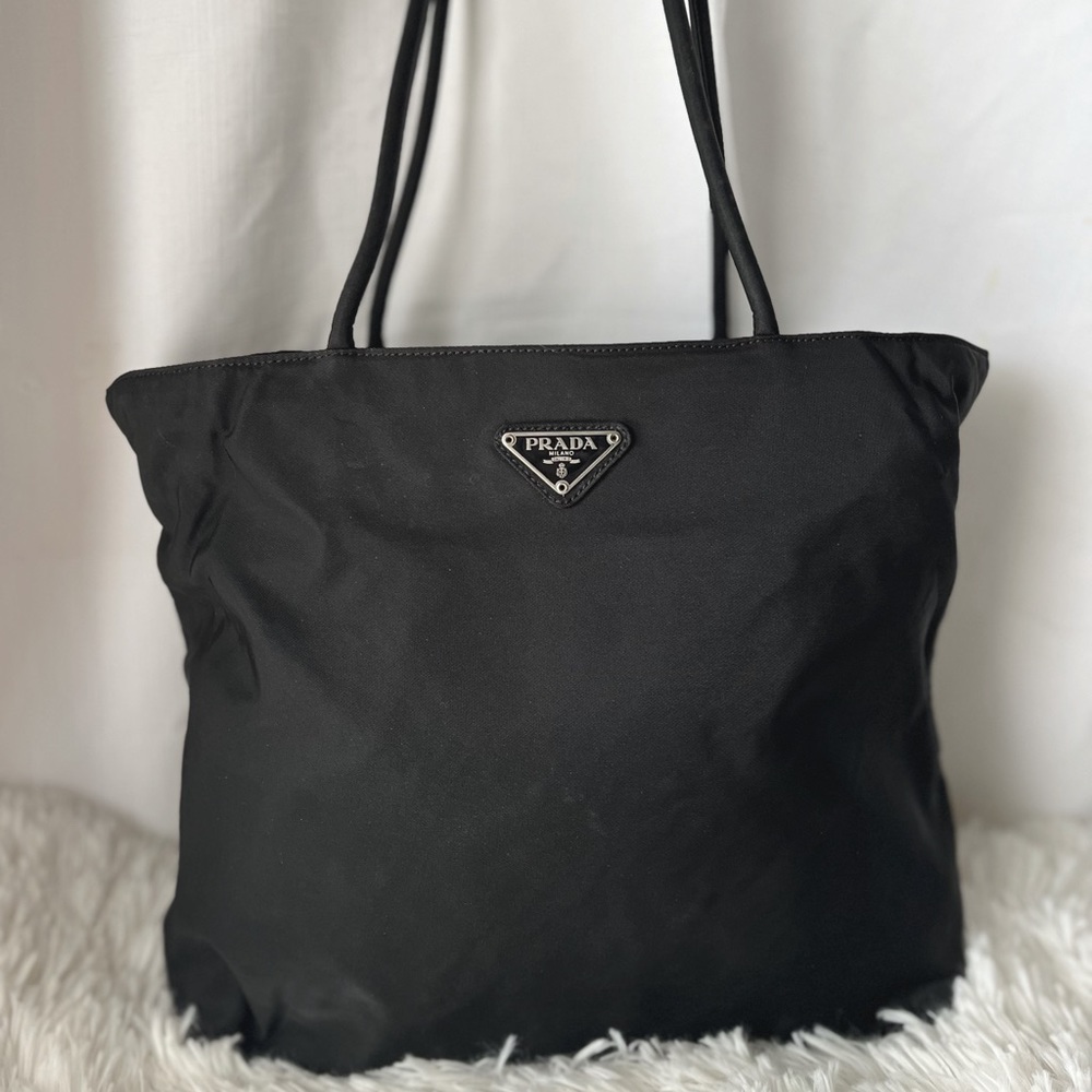 AUTHENTIC VINTAGE PRADA SHOULDER BAG